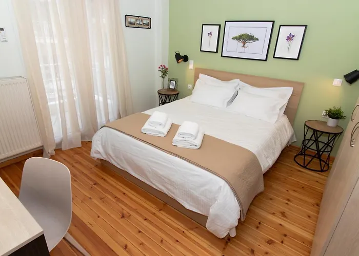 Large, Sunny, Modern Fully Renovated, Next To Agia Sofia Apartament *