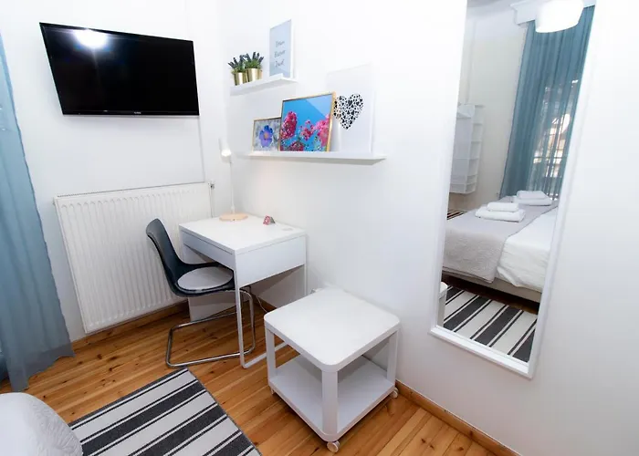 Large, Sunny, Modern Fully Renovated, Next To Agia Sofia * Salonic