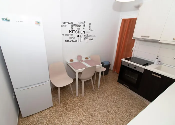 Large, Sunny, Modern Fully Renovated, Next To Agia Sofia * Salonic