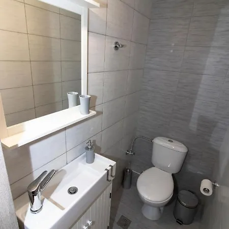 Large, Sunny, Modern Fully Renovated, Next To Agia Sofia