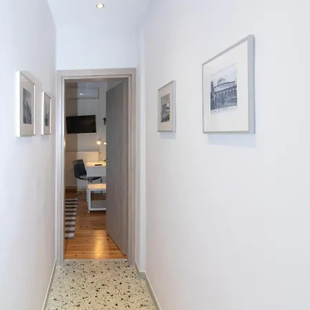 Large, Sunny, Modern Fully Renovated, Next To Agia Sofia *
