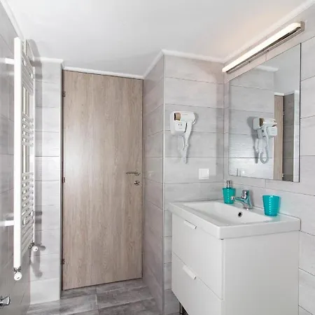 Large, Sunny, Modern Fully Renovated, Next To Agia Sofia Apartment