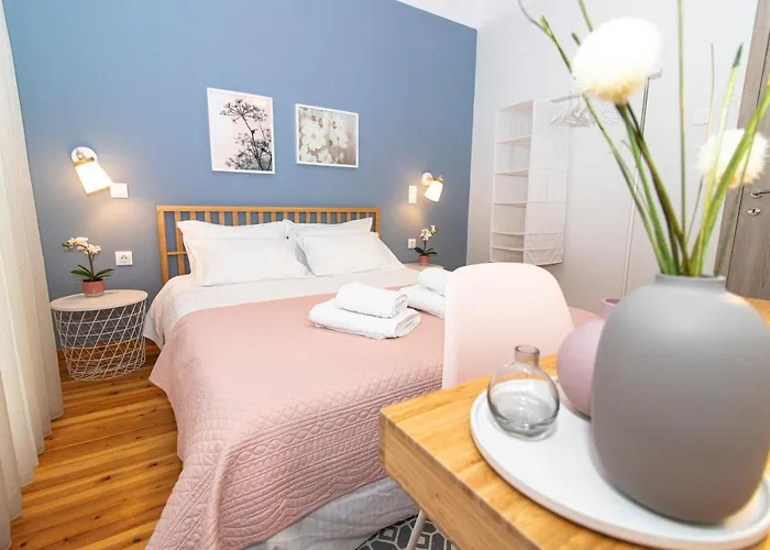 Large, Sunny, Modern Fully Renovated, Next To Agia Sofia