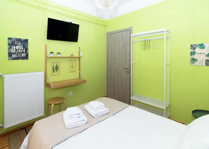 Large, Sunny, Modern Fully Renovated, Next To Agia Sofia Apartmán Soluň