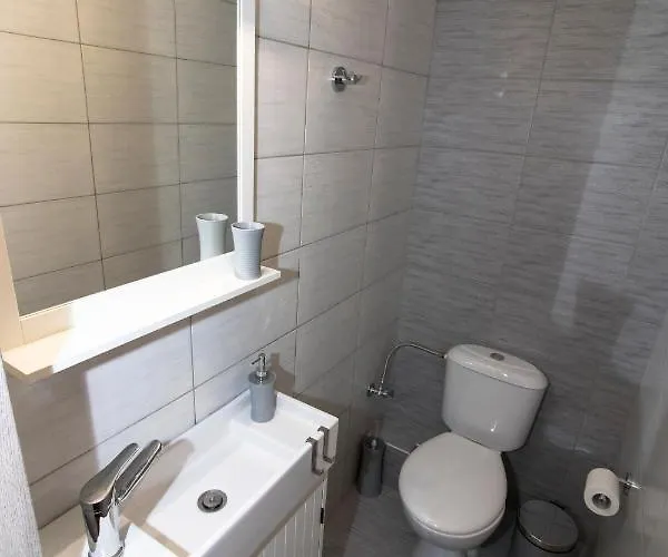 Large, Sunny, Modern Fully Renovated, Next To Agia Sofia