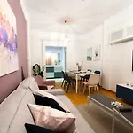 Large, Sunny, Modern Fully Renovated, Next To Agia Sofia 아파트