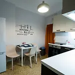 아파트 Large, Sunny, Modern Fully Renovated, Next To Agia Sofia